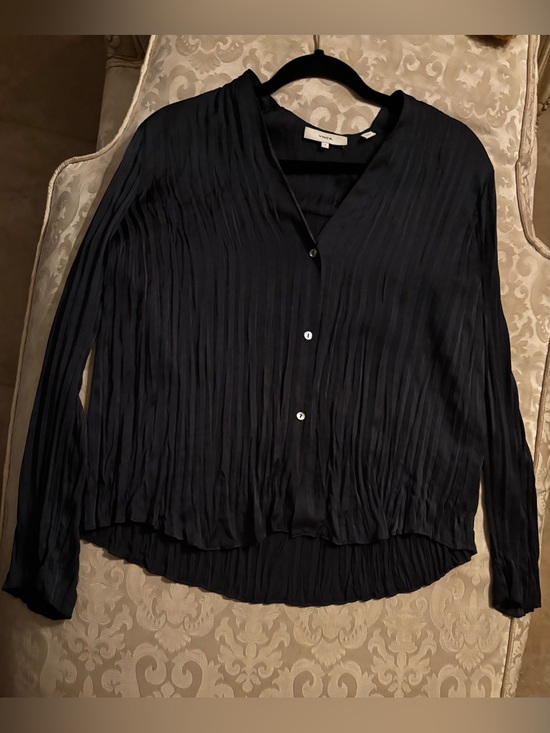 Vince Tops - Pleated V-Neck Long-Sleeve Top - dark blue gray